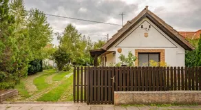 Lovely Cottage Home - Image 2