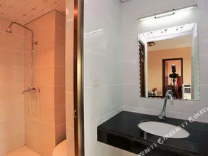 YALEXUAN HOTEL - Image 2