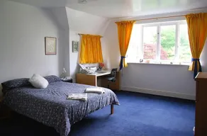 YENNADON HOUSE, DEVON - Image 3