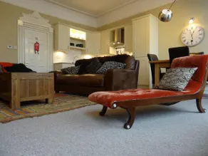 Burlington Beach Apartments - Image 3