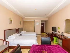 Peninsula Holiday Hotel - Image 4