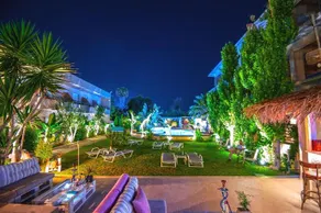Oasis Hotel - Image 3