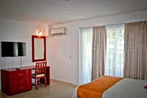 Cancun Beach Hideaway - Image 5