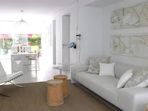 Pool Apartment - Image 3