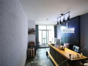 COME Art Hotel - Image 4