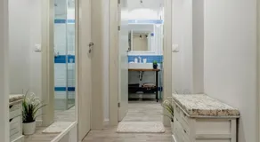 Silver & Gold Apartment - Image 5