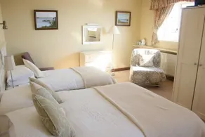 Roundstone House - Image 3
