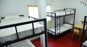 Lucky Beach Front Hostel - Image 2