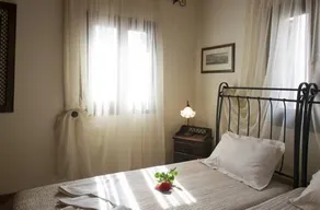 Sappho House - Image 3