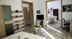 Central Park Apartments - Image 2