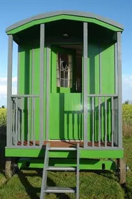 Shrublands Farm Shepherd's Hut - Image 2