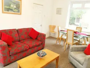 Astley House Service Accomodation - Image 2