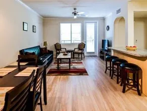 The Hollywood Madonna Apartment - Image 4