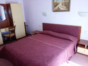 Hotel Antique - Image 3