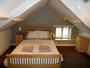 Corner House Hotel - Image 5