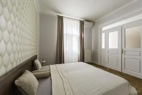 Wenceslas Sq Renovated Apartment - Image 5