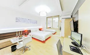 VIP Hotel - Image 3