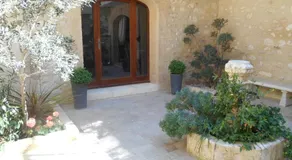 Chambre Maison En Pierre Jacuzzi - Image 2