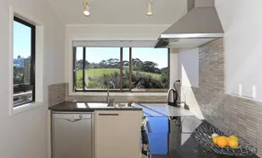 Cedar Cottage Auckland - Image 5