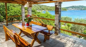 Pebble Bay Paradise House - Image 3