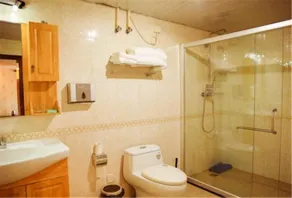 Da Lian Han Wen Yuan Hotel - Image 4