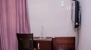 DanRitzcer Suites - Image 4
