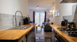 Contemporary Two bedroom two bathroom apartment - Image 2