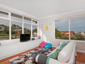 Murray Square Holiday House - Image 3