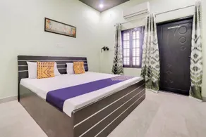 SPOT ON 65353 Hotel Triupati Lawn - Image 3