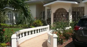 Kingston Studio Apartment - Image 5