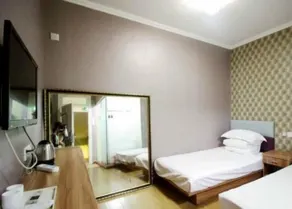 Little Free Time Internationa Hostel Qingdao - Image 5