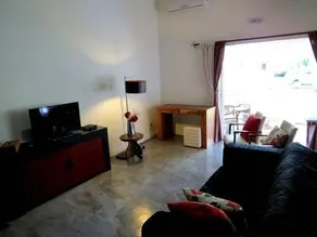 Little Hostel Jurere Internacional - Image 5