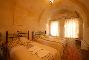 Travellers Cave Pension - Image 2