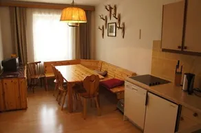 56er Herzog Apartments - Image 4