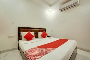 OYO 30760 Flagship OYO Flagship Samaypur Badli - Image 3