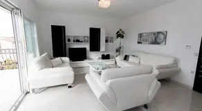 Holiday House Queens With Sea View - Image 5