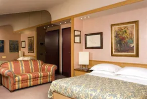 Hotel Romana Residence - Image 2
