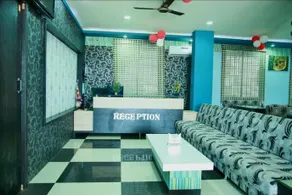 OYO 2061 Hotel New Holiday Inn - Image 3
