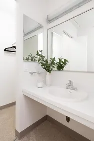 Incredible 2BR in Brighton by Sonder - Image 4