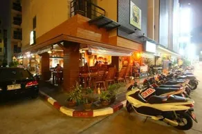 Patong Wannee Hotel - Image 4