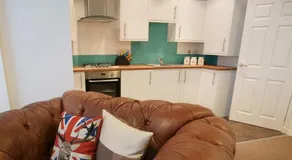 Bow Serviced Apartments - Image 4