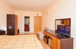 Guest House California - Image 2