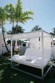 Luxury Suites International at Fontainebleau - Image 2