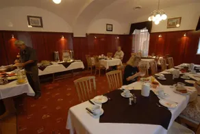 Park Hotel - Image 2