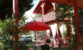 Lovely Wooden House Near the Sea - Image 1