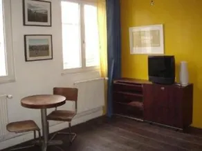 De Longpres - Image 3