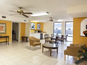 M Star Hotel Brewton - Image 2