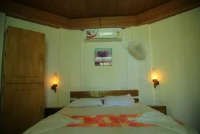Woodhouse Beach Resort - Image 3