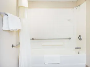 Days Inn by Wyndham Rockingham - Image 3