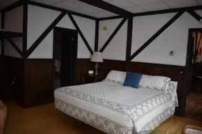 The Stone House Motel & Motor Lodge - Image 4